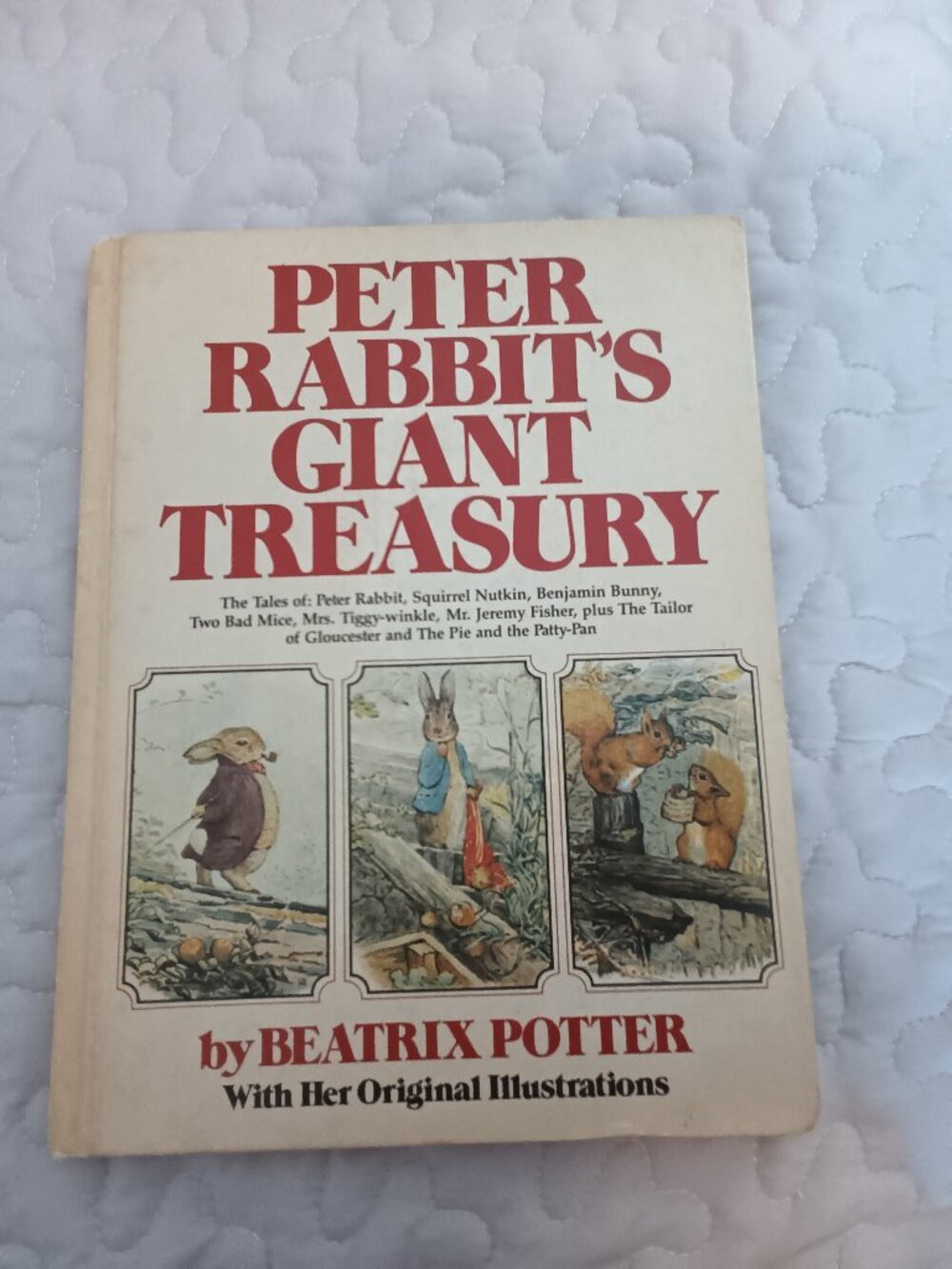 VINTAGE PETER RABBIT'S GIANT TREASURY (1980 Derrydale Edition)